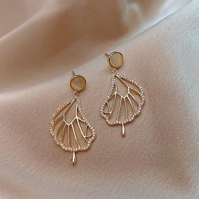 Earring in multiple shapes of metal and crystal - HABASH FASHION